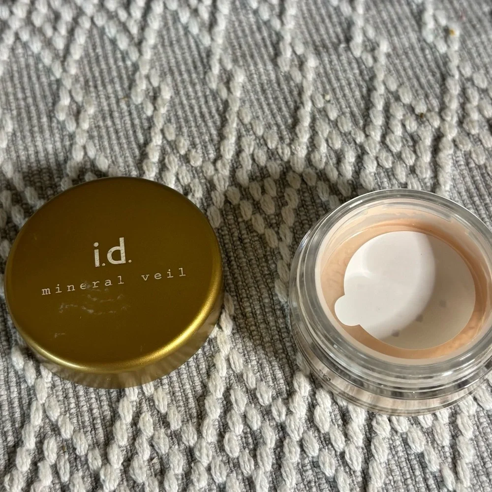 i.d. Vtg BareMinerals feather light mineral veil Setting‎ Powder. .03 oz. Sealed